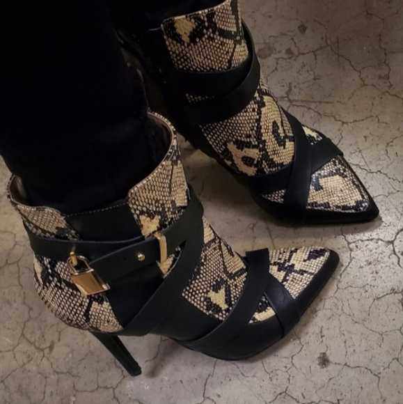 Snake Lock Bootie - Picture 4 of 5